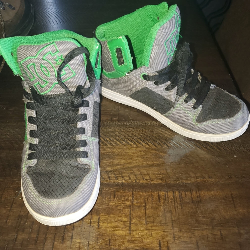 DC Yoth Skate Shoes 2013 Devestator